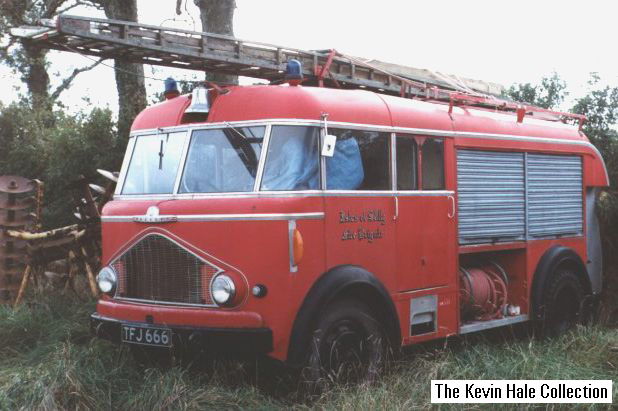 TFJ 666 - 1957 Bedford/Miles P - Picture by FireFotos.